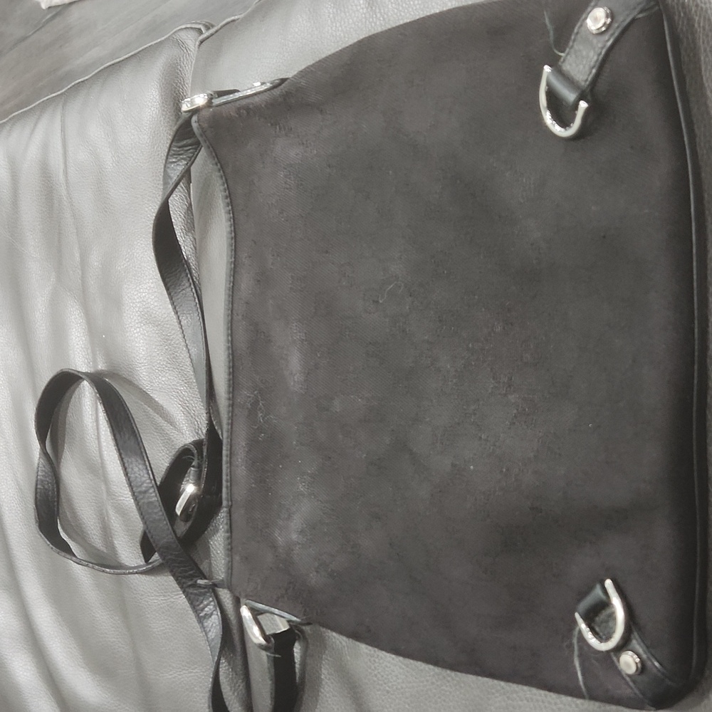 Gucci Canvas Abbey Elegant Black Crossbody Bag - Picture 7 of 9